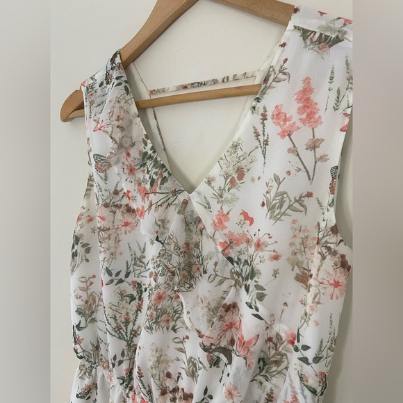 RW&CO Sleeveless Bell Waist Blouse floral - Picture 4 of 6
